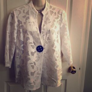 Chico white one button jacket.Applicade look .